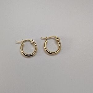 Elegant Gold Hoop Earrings